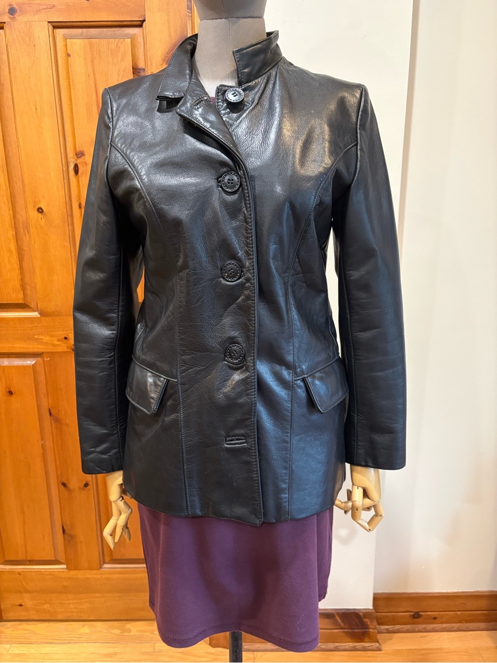 Women's Genuine Leather Black Button-Front Jacket/Blazer, vintage, fitted medium